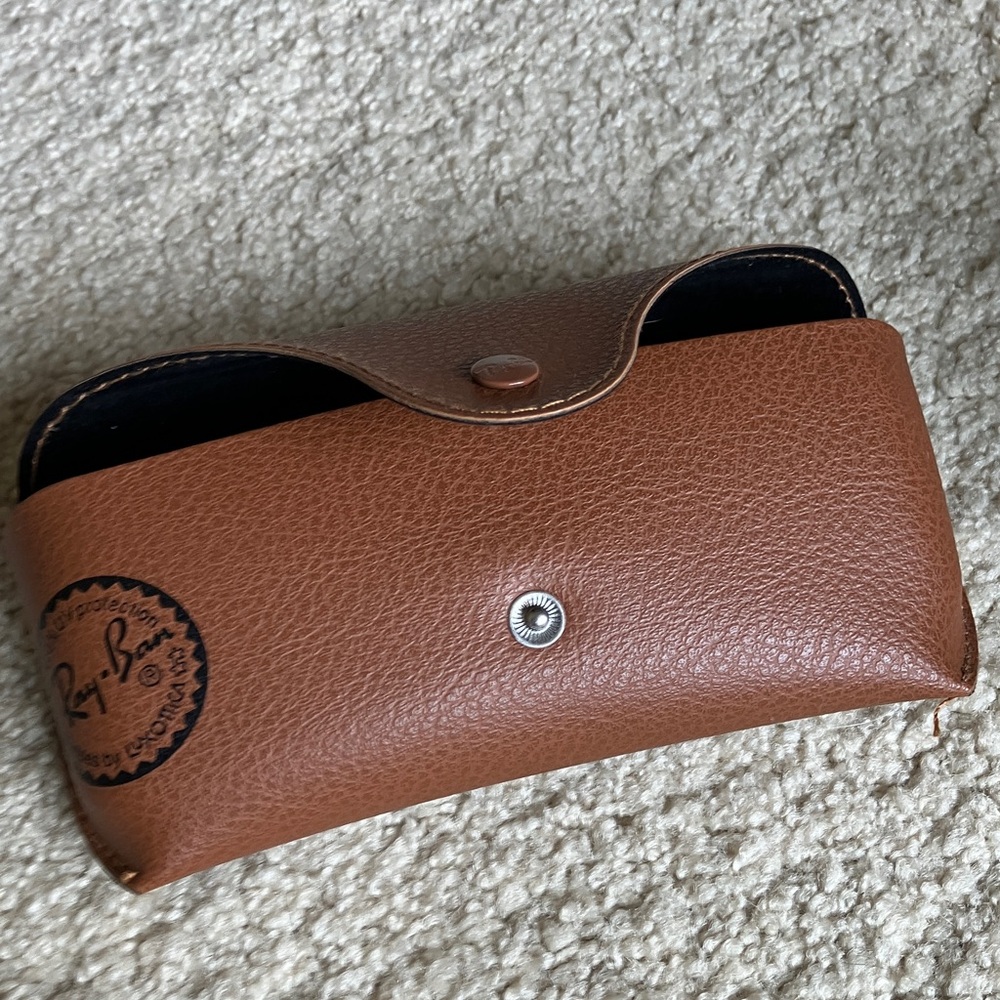 Ray-Ban Tan Leather Sunglasses Case - Picture 4 of 5